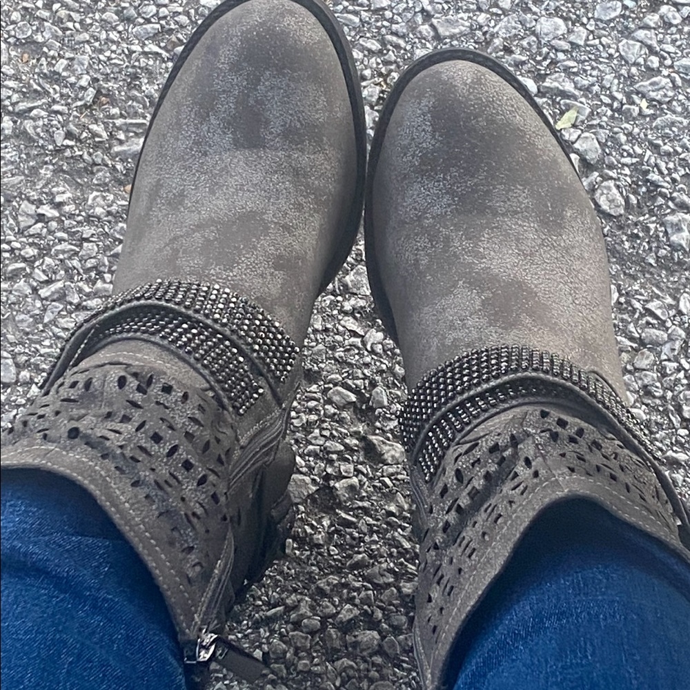 Lane Bryant Womens Ankle Boots Gray Cuban Heels Rhinestone Buckle Side Zip 9W.